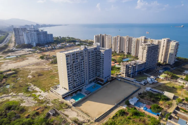 FACHADA LATERAL EDITADA scaled