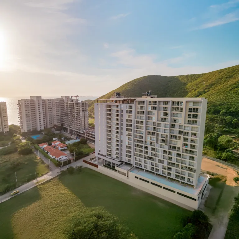 FACHADA LATERAL scaled