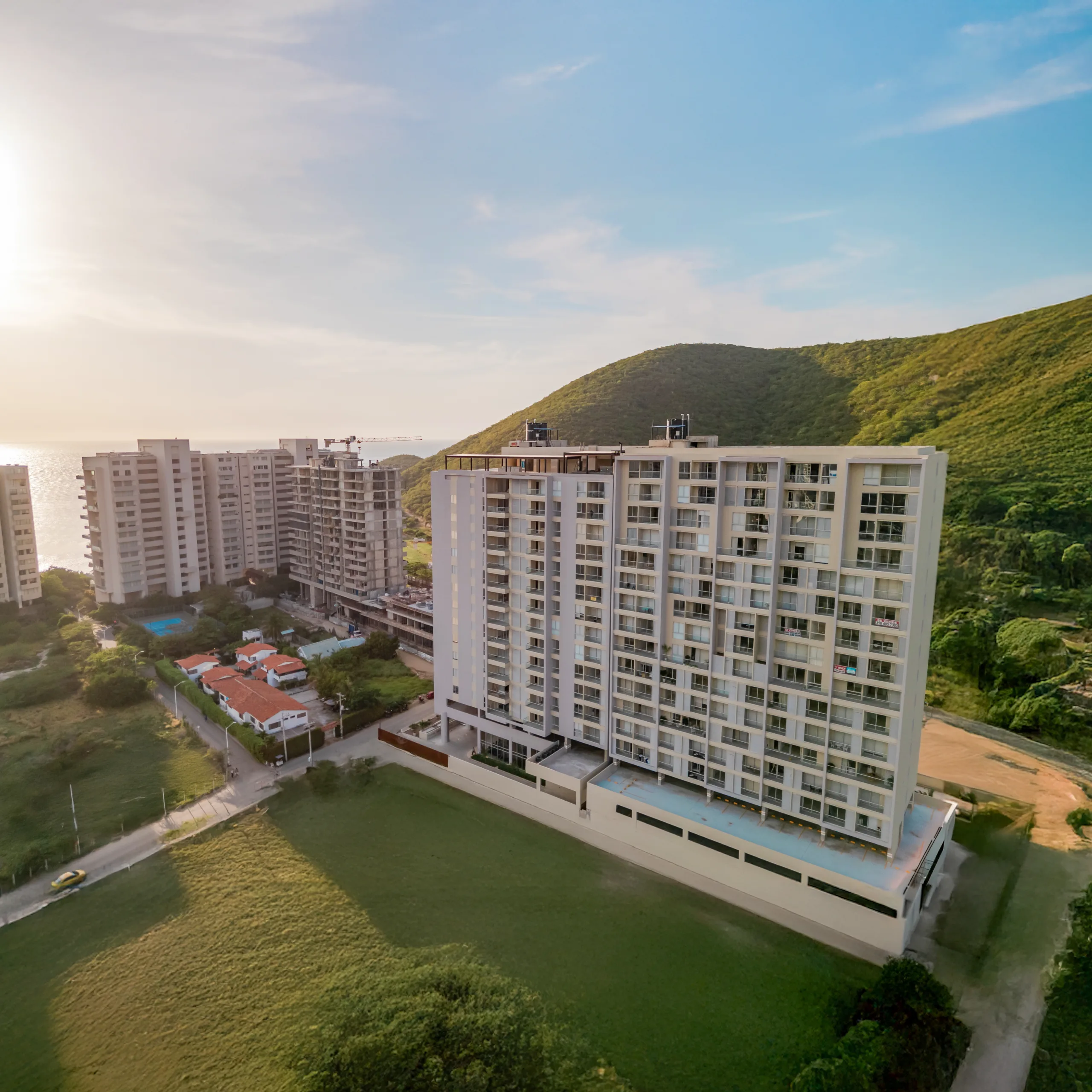 FACHADA LATERAL scaled